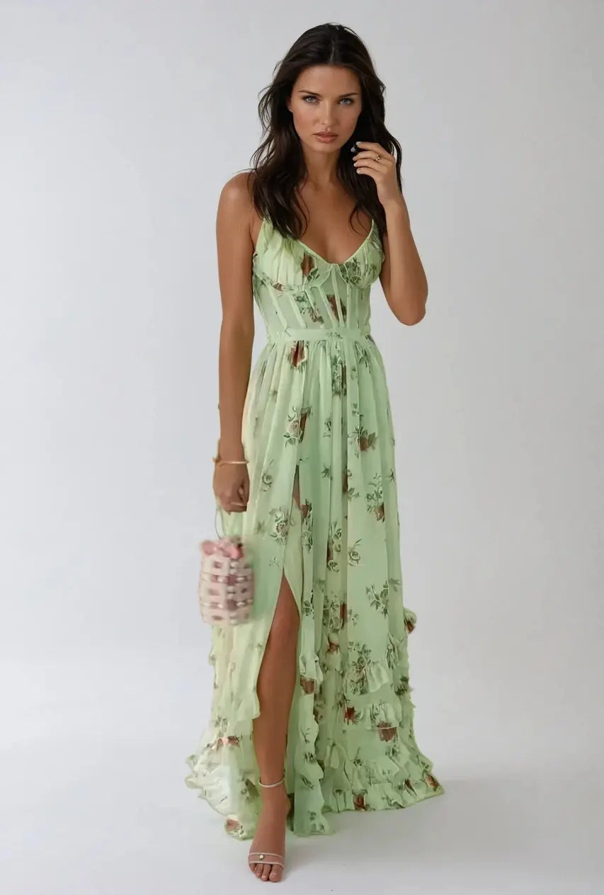 Damen Kleid mit hohem Schlitz und Rüschen