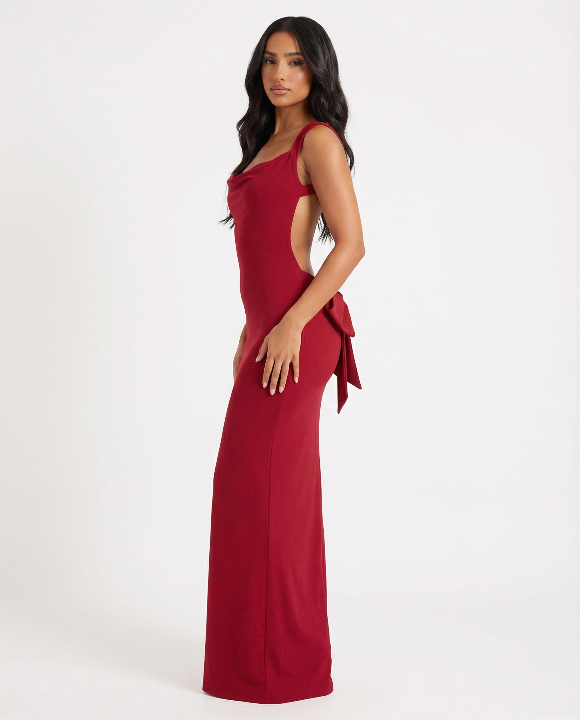 Mae – schmeichelndes figurformendes Maxikleid mit offenem Rücken und Bindegürtel