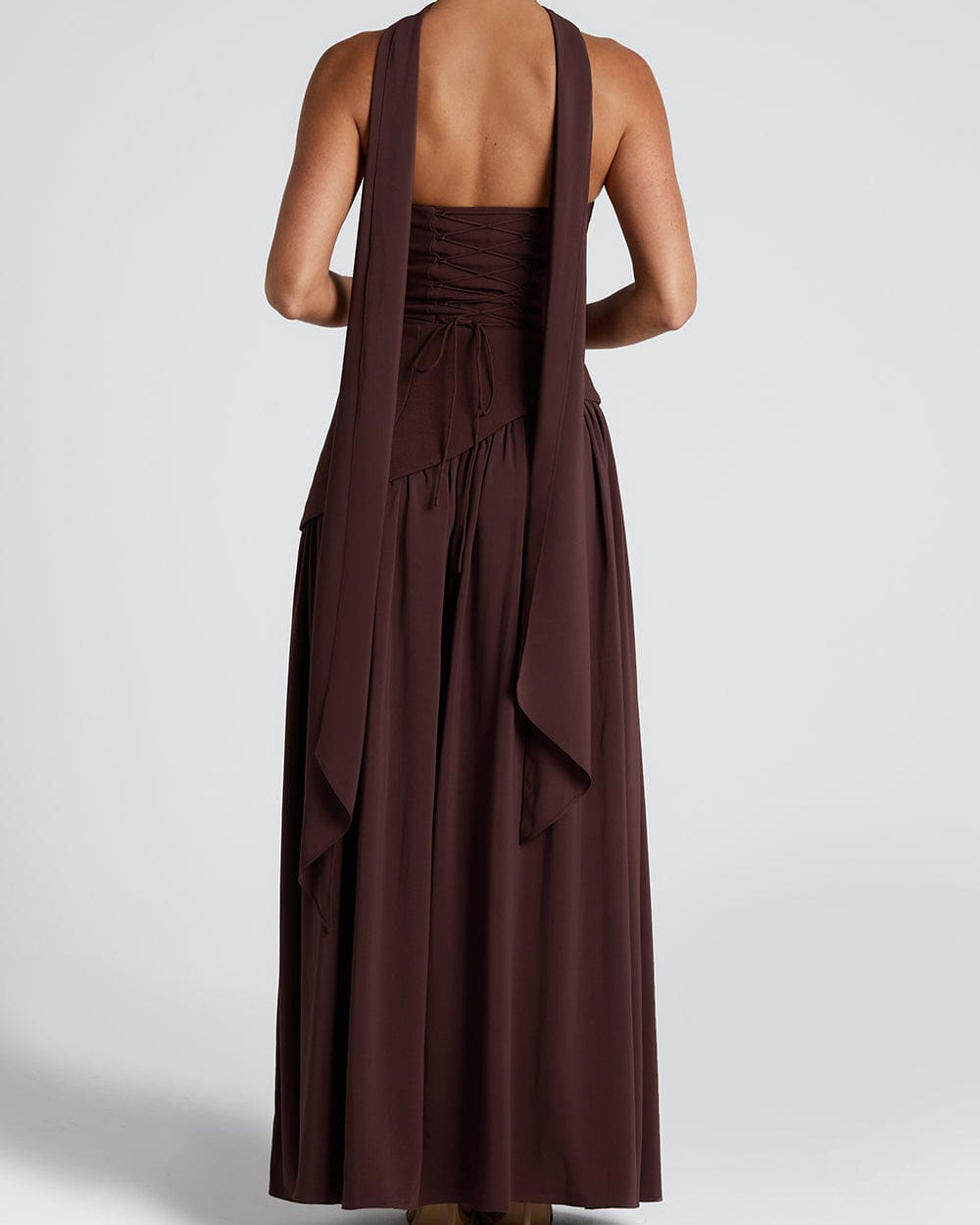 Trägerloses Maxikleid mit hohem Oberschenkelschlitz